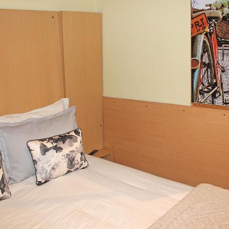 Residencial Paranhos Bed & Breakfast Porto Bagian luar foto