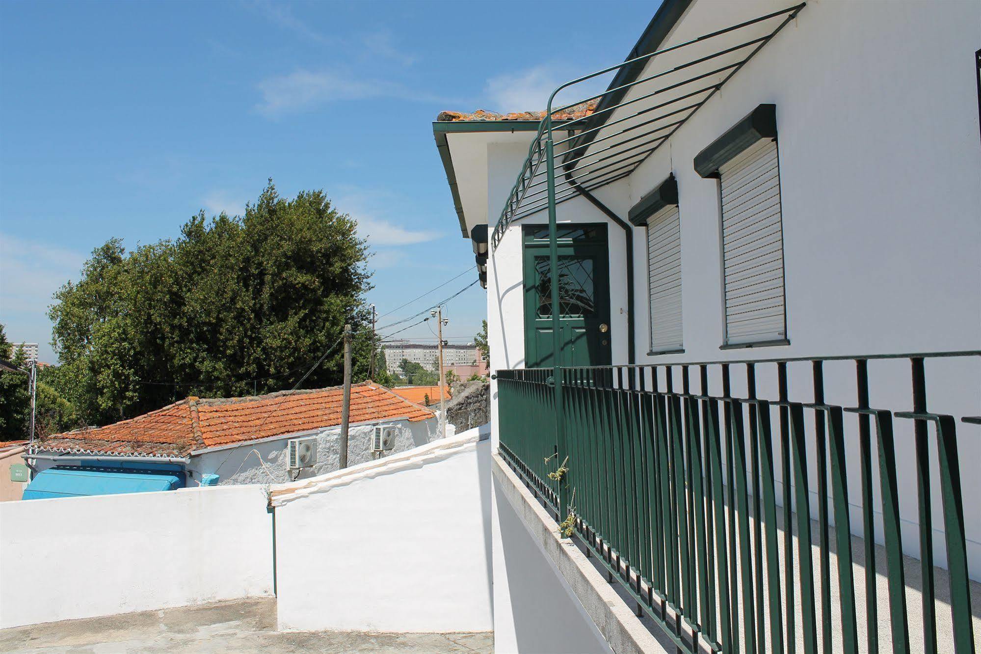 Residencial Paranhos Bed & Breakfast Porto Bagian luar foto