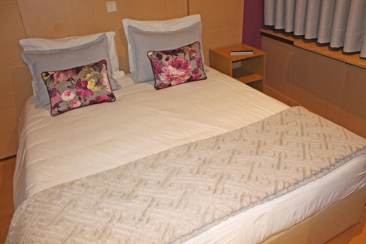 Residencial Paranhos Bed & Breakfast Porto Bagian luar foto